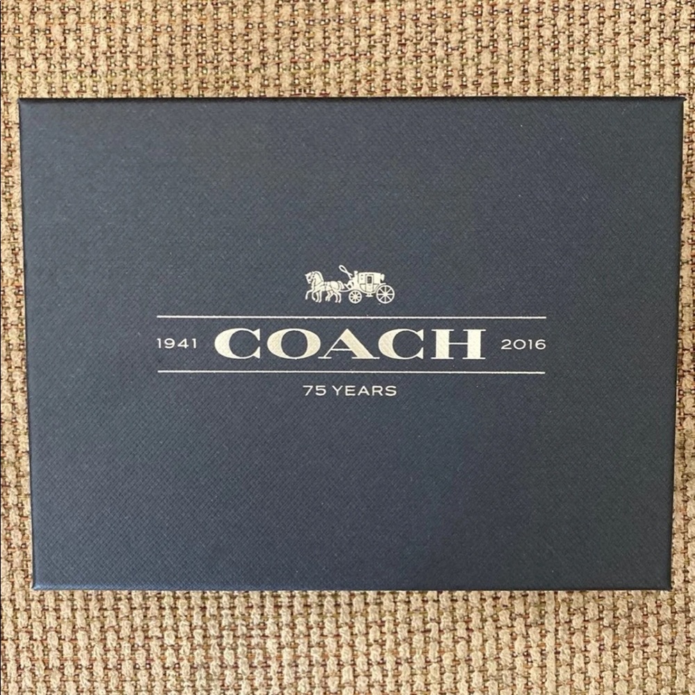 Coach wristlet - Picture 4 of 6